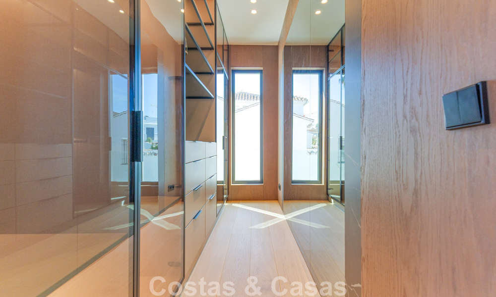 Exclusieve, moderne luxevilla te koop op loopafstand van het strand in het oostelijk deel van Marbella 796901