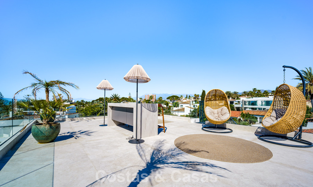 Exclusieve, moderne luxevilla te koop op loopafstand van het strand in het oostelijk deel van Marbella 796907
