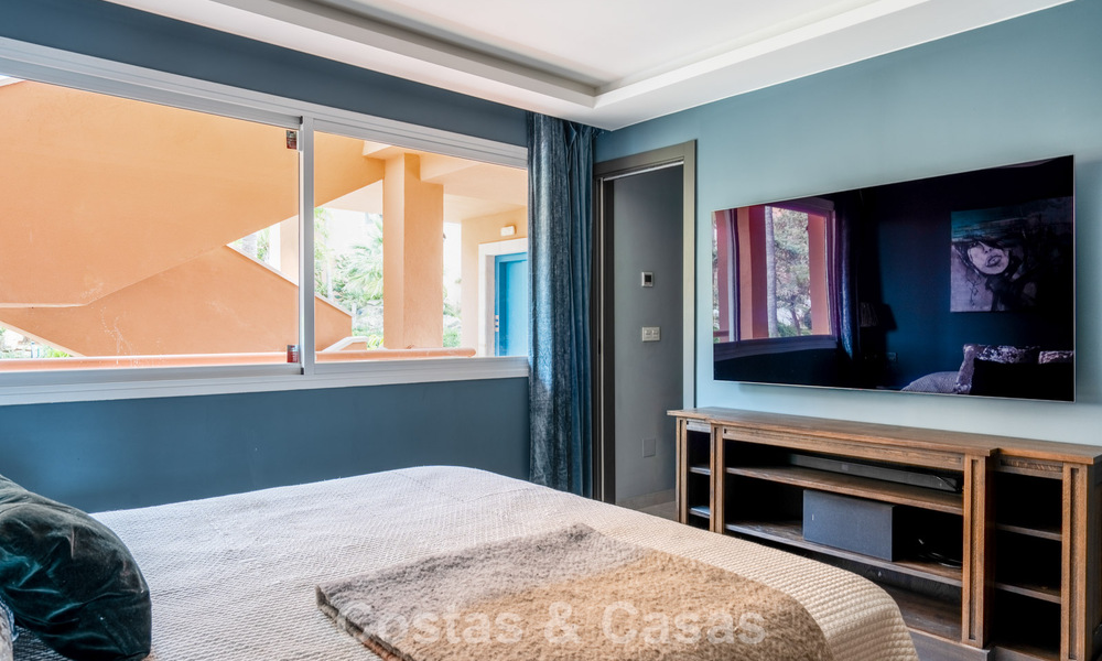 Ruim appartement met panoramisch golf- en zeezicht te koop in Nueva Andalucia, Marbella 796920