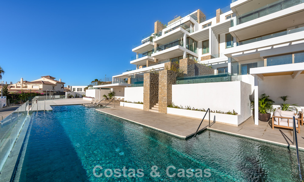 Instapklaar! Luxueuze, moderne appartementen met panoramisch zeezicht te koop in Mijas’ golfvallei aan de Costa del Sol 797094