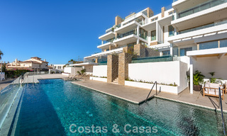Instapklaar! Luxueuze, moderne appartementen met panoramisch zeezicht te koop in Mijas’ golfvallei aan de Costa del Sol 797094 