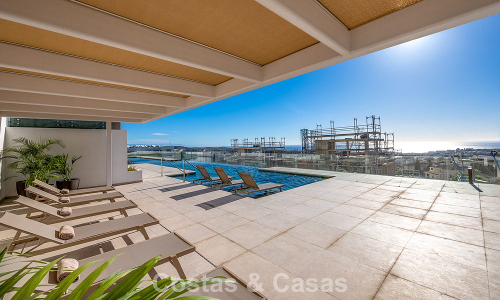 Instapklaar! Luxueuze, moderne appartementen met panoramisch zeezicht te koop in Mijas’ golfvallei aan de Costa del Sol 797095