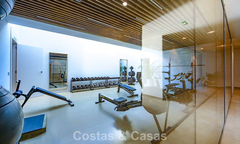 Instapklaar! Luxueuze, moderne appartementen met panoramisch zeezicht te koop in Mijas’ golfvallei aan de Costa del Sol 797097