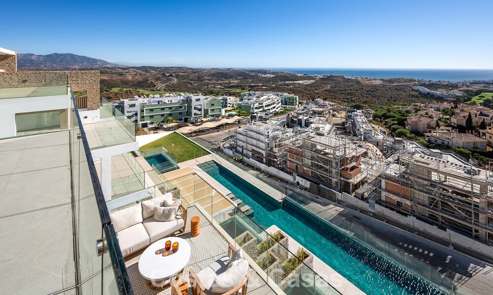 Instapklaar! Luxueuze, moderne appartementen met panoramisch zeezicht te koop in Mijas’ golfvallei aan de Costa del Sol 797117
