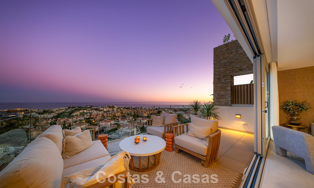 Instapklaar! Luxueuze, moderne appartementen met panoramisch zeezicht te koop in Mijas’ golfvallei aan de Costa del Sol 797130