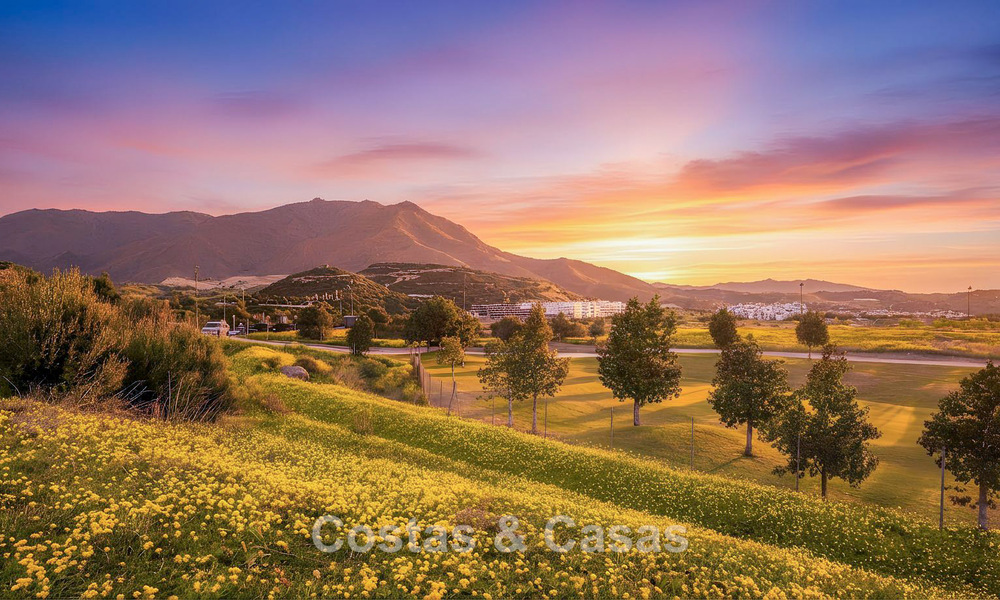 Moderne nieuwbouwvilla’s te koop direct aan de golfbaan vlak bij Estepona centrum 796967