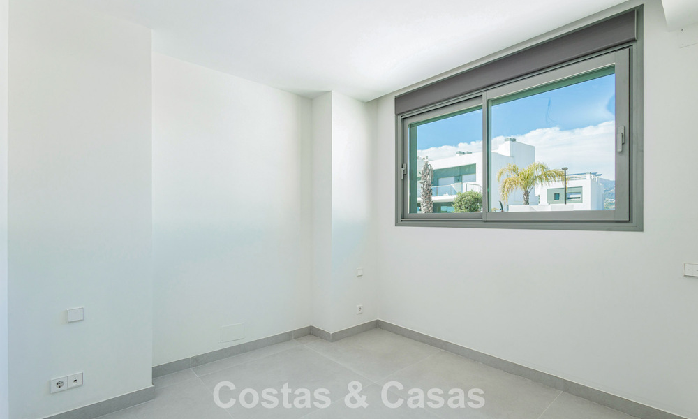 Luxueuze, halfvrijstaande villa te koop dicht bij voorzieningen in Guadalmina golf en San Pedro centrum, Marbella 797167