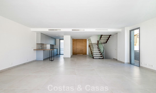 Luxueuze, halfvrijstaande villa te koop dicht bij voorzieningen in Guadalmina golf en San Pedro centrum, Marbella 797174 