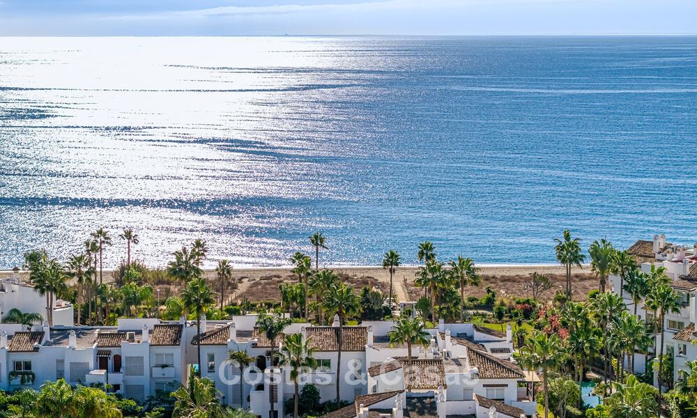 Elegant gerenoveerd appartement te koop op loopafstand van het strand op de New Golden Mile tussen Marbella en Estepona 797222