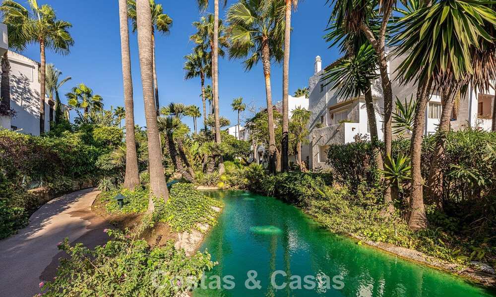 Elegant gerenoveerd appartement te koop op loopafstand van het strand op de New Golden Mile tussen Marbella en Estepona 797233