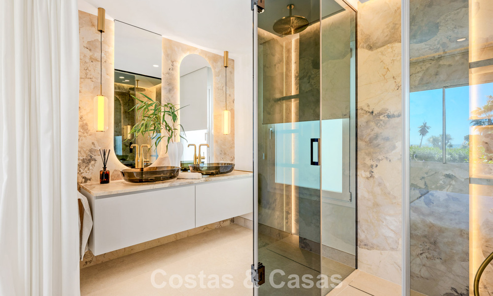 Elegant gerenoveerd appartement te koop op loopafstand van het strand op de New Golden Mile tussen Marbella en Estepona 797253
