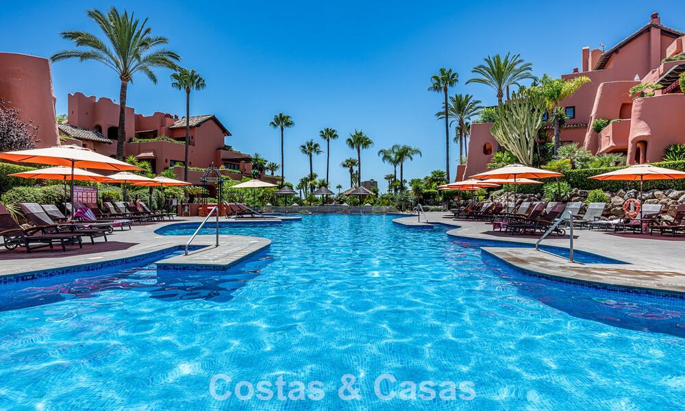 Luxueus duplex penthouse te koop in een vijfsterren strandcomplex op de New Golden Mile tussen Marbella en Estepona 797297