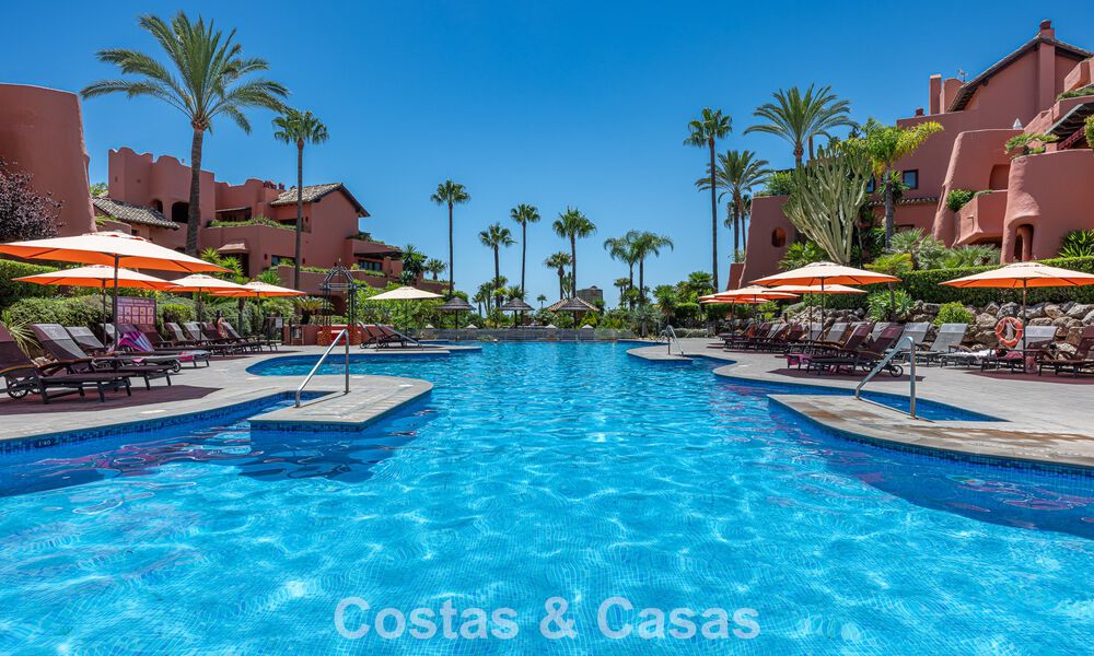 Luxueus duplex penthouse te koop in een vijfsterren strandcomplex op de New Golden Mile tussen Marbella en Estepona 797727