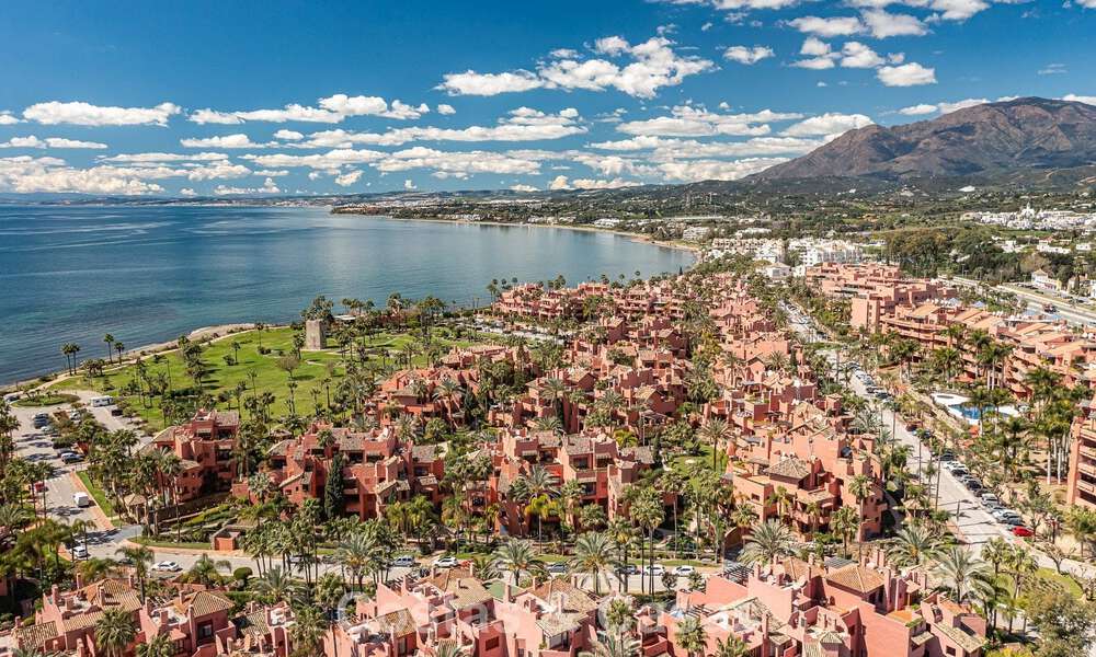 Luxueus duplex penthouse te koop in een vijfsterren strandcomplex op de New Golden Mile tussen Marbella en Estepona 797737