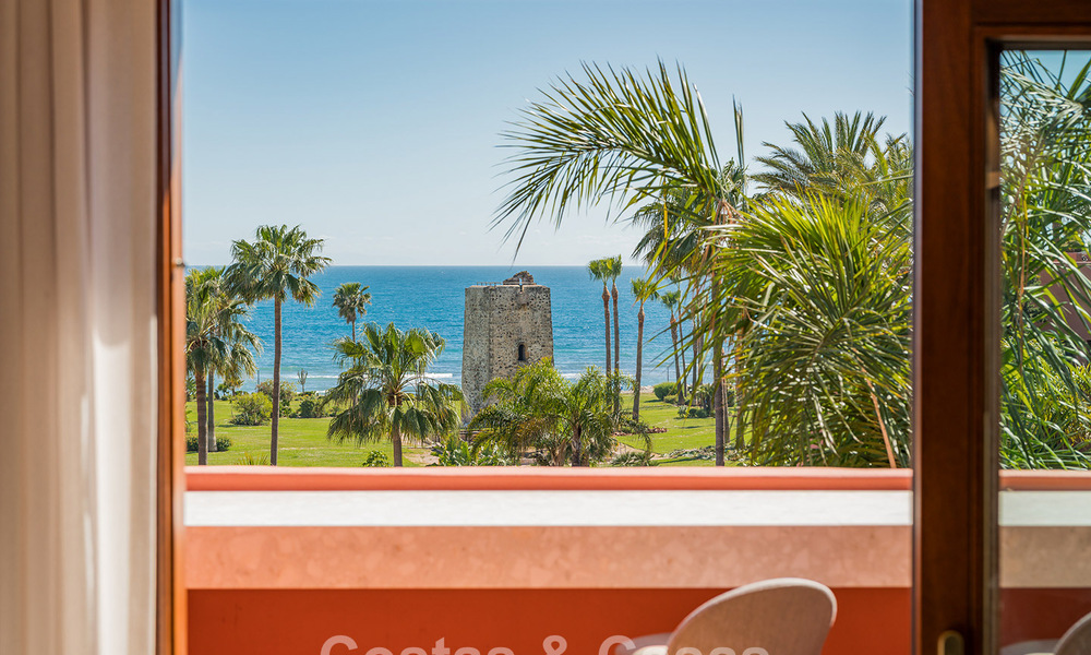 Luxueus duplex penthouse te koop in een vijfsterren strandcomplex op de New Golden Mile tussen Marbella en Estepona 797744
