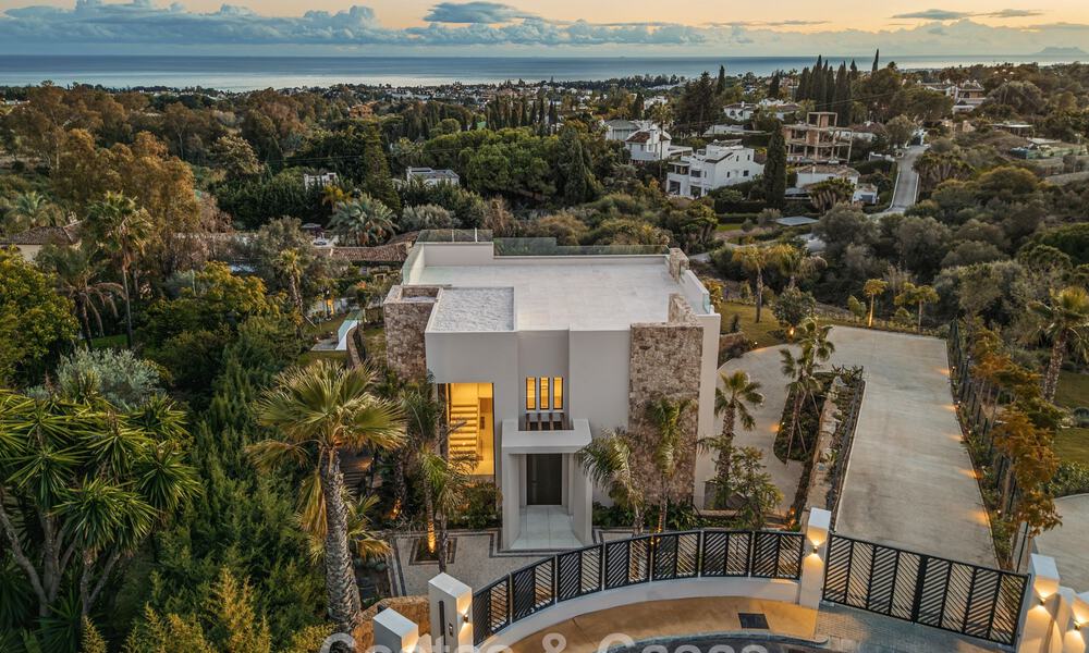 Gesofisticeerde luxevilla te koop in een exclusieve, rustige, gated woonwijk op de Golden Mile van Marbella 798016