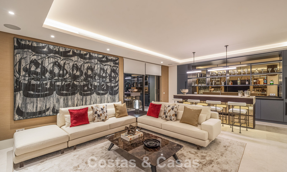 Gesofisticeerde luxevilla te koop in een exclusieve, rustige, gated woonwijk op de Golden Mile van Marbella 798022