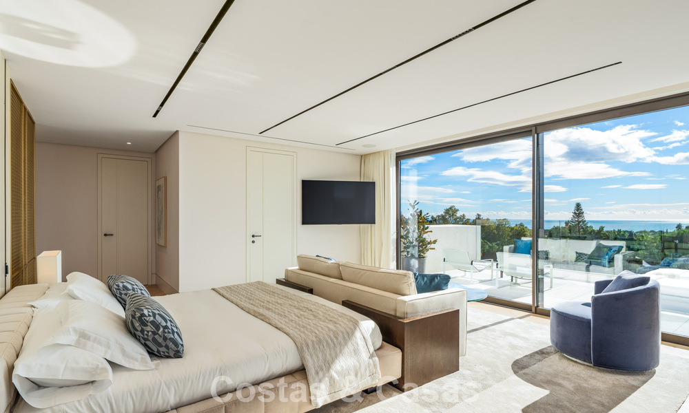 Gesofisticeerde luxevilla te koop in een exclusieve, rustige, gated woonwijk op de Golden Mile van Marbella 798037