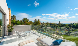 Gesofisticeerde luxevilla te koop in een exclusieve, rustige, gated woonwijk op de Golden Mile van Marbella 798038 