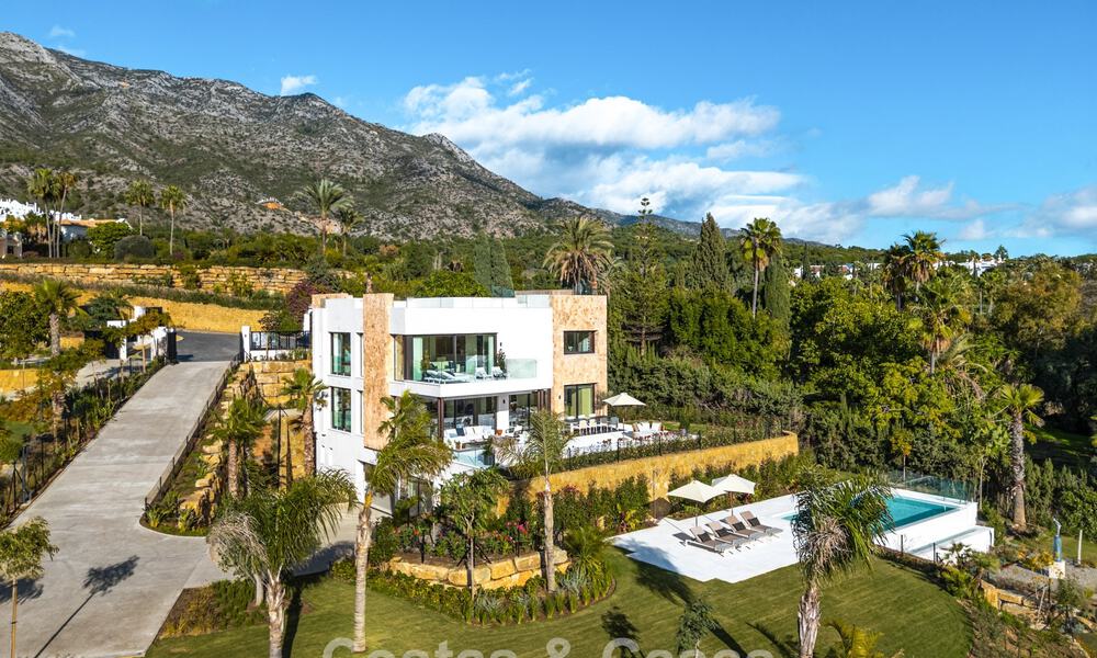 Gesofisticeerde luxevilla te koop in een exclusieve, rustige, gated woonwijk op de Golden Mile van Marbella 798040