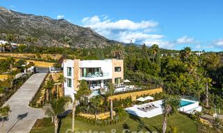 Gesofisticeerde luxevilla te koop in een exclusieve, rustige, gated woonwijk op de Golden Mile van Marbella 798040 