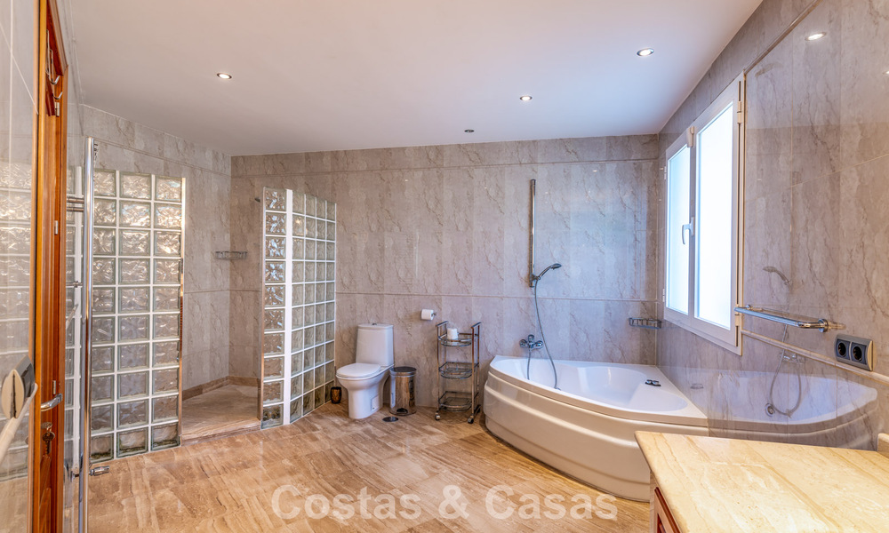 Exclusieve villa met mediterrane bouwstijl te koop op een riant perceel in Marbella - Benahavis 797075
