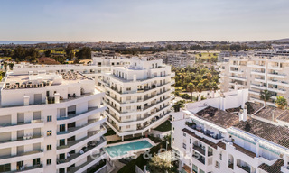 Modern penthouse met ‘wraparound’ terras en 360° uitzicht te koop in Nueva Andalucia, Marbella 798097 