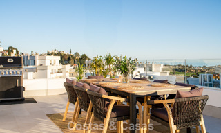Modern penthouse met ‘wraparound’ terras en 360° uitzicht te koop in Nueva Andalucia, Marbella 798114 