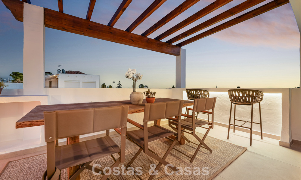 Gerenoveerd schakelwoning te koop aan de Golden Mile op loopafstand van het strand en Puente Romano, Marbella 797317