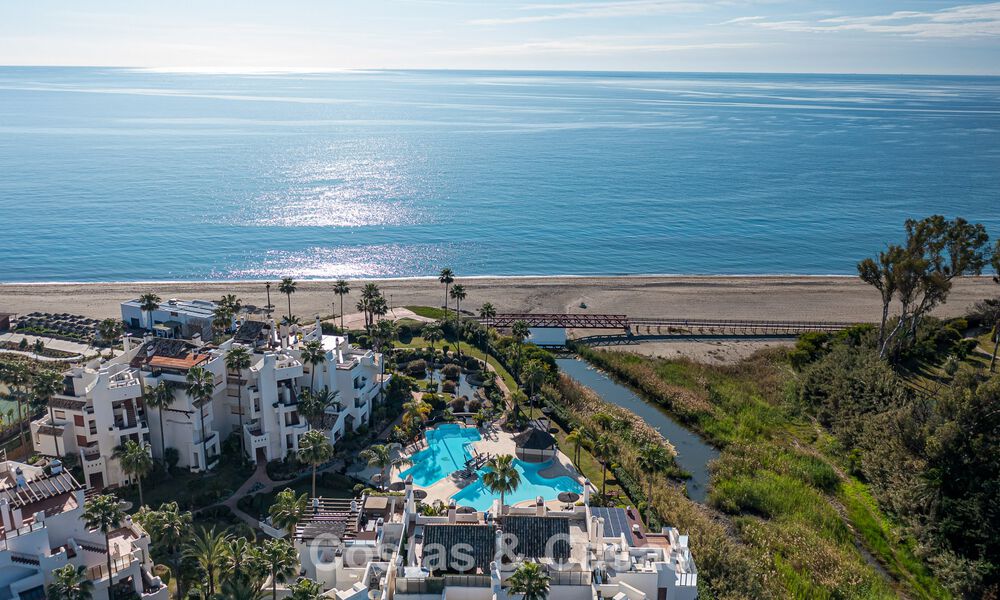 Eersteklas appartement te koop met zeezicht in een strandcomplex op de New Golden Mile tussen Marbella en Estepona 797422