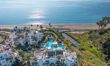 Eersteklas appartement te koop met zeezicht in een strandcomplex op de New Golden Mile tussen Marbella en Estepona 797423
