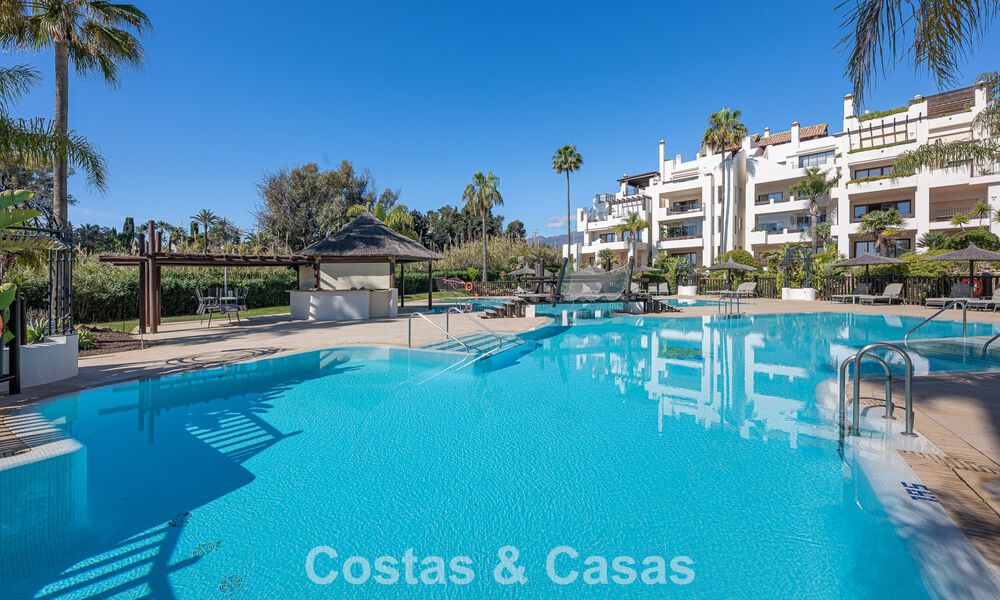 Eersteklas appartement te koop met zeezicht in een strandcomplex op de New Golden Mile tussen Marbella en Estepona 797439
