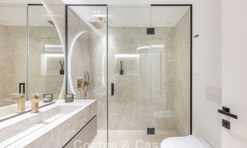 Eersteklas appartement te koop met zeezicht in een strandcomplex op de New Golden Mile tussen Marbella en Estepona 797441