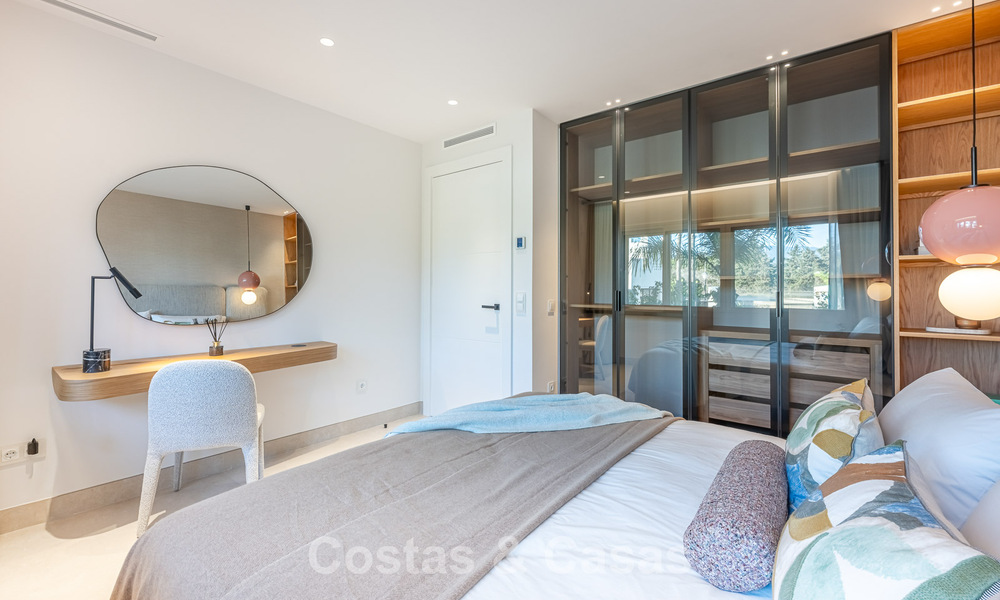 Eersteklas appartement te koop met zeezicht in een strandcomplex op de New Golden Mile tussen Marbella en Estepona 797444