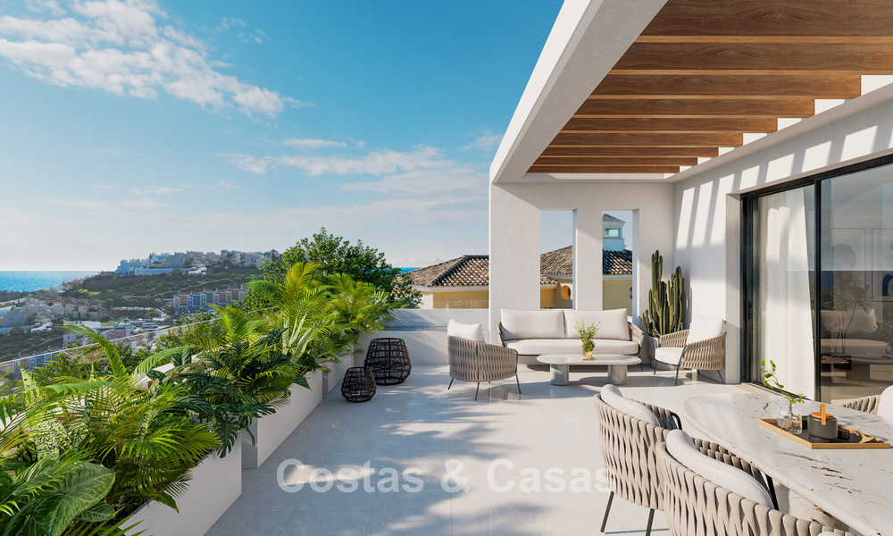Nieuw villaproject te koop dicht bij het strand en golfbanen in Casares, Costa del Sol 797469