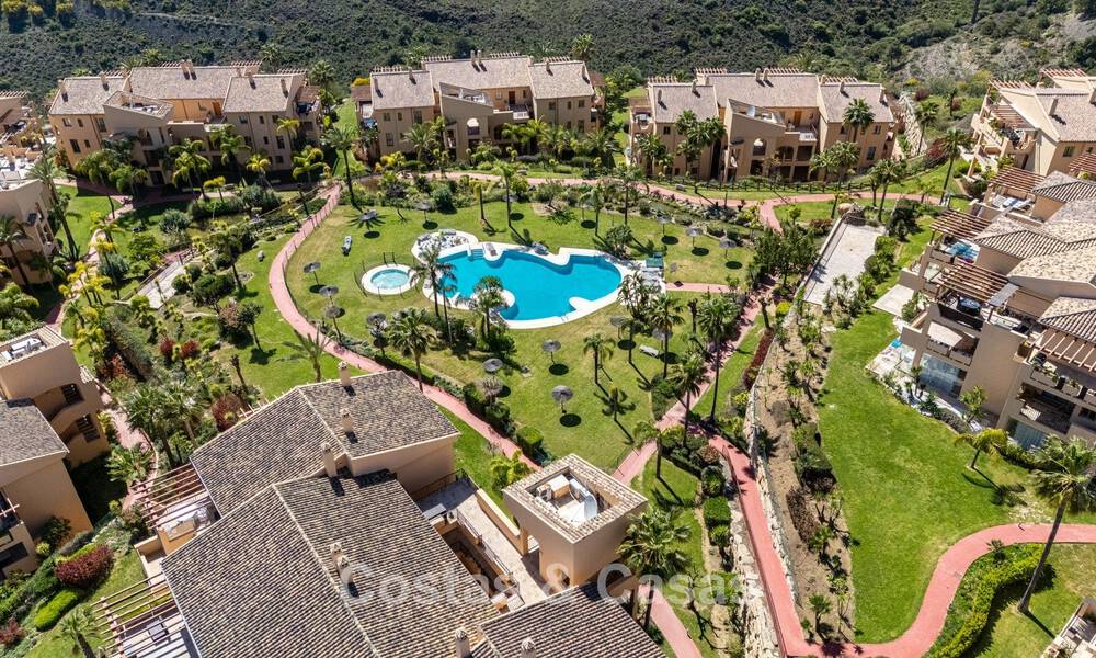 Prestigieus luxepenthouse met panoramisch golf- en zeezicht te koop in Marbella - Benahavis 797519