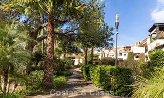 Luxe appartement met privétuin te koop op enkele stappen van het strand nabij Puerto Banus, Marbella 797556 