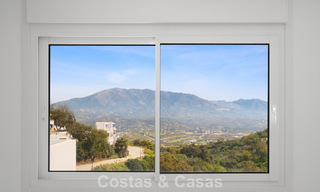 Gloednieuwe moderne villa met panoramisch zeezicht te koop in een natuurlijke setting ten oosten van Marbella centrum 797597 