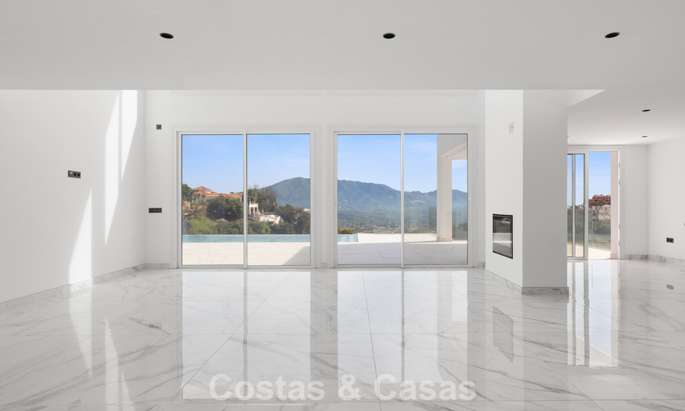 Gloednieuwe moderne villa met panoramisch zeezicht te koop in een natuurlijke setting ten oosten van Marbella centrum 797611