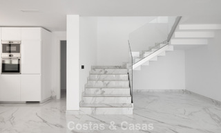 Gloednieuwe moderne villa met panoramisch zeezicht te koop in een natuurlijke setting ten oosten van Marbella centrum 797625 