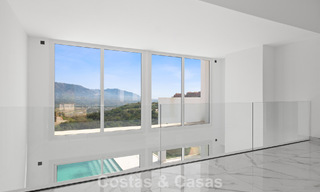 Gloednieuwe moderne villa met panoramisch zeezicht te koop in een natuurlijke setting ten oosten van Marbella centrum 797629 