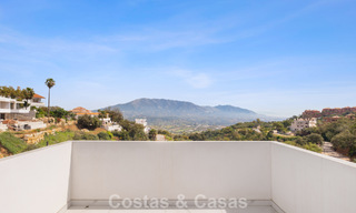 Gloednieuwe moderne villa met panoramisch zeezicht te koop in een natuurlijke setting ten oosten van Marbella centrum 797638 