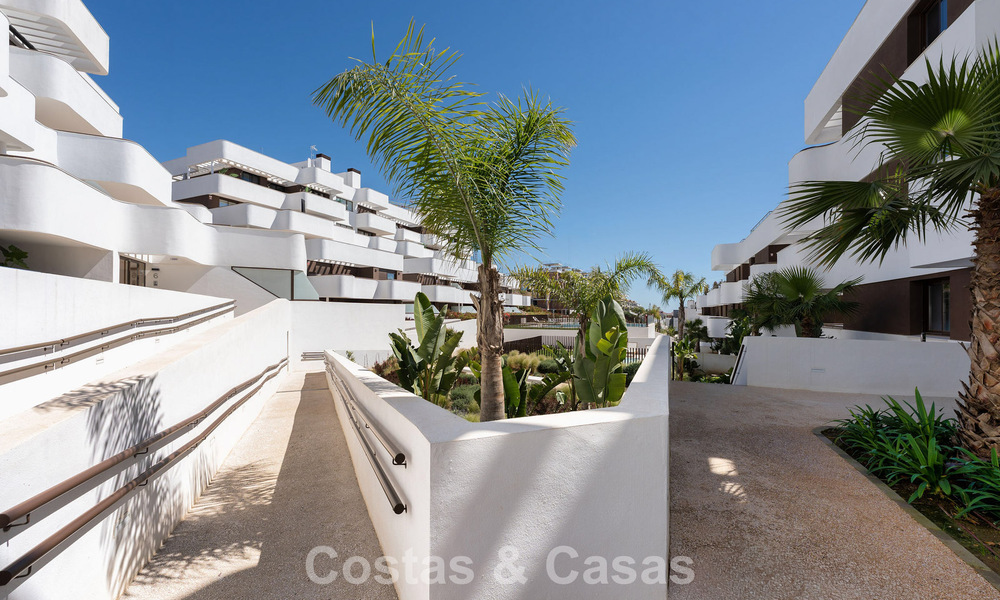 Modern luxepenthouse met royaal dakterras te koop vlakbij Estepona centrum 797650