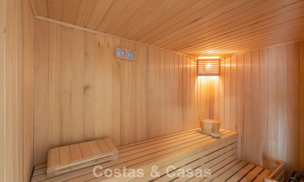 Modern luxepenthouse met royaal dakterras te koop vlakbij Estepona centrum 797653