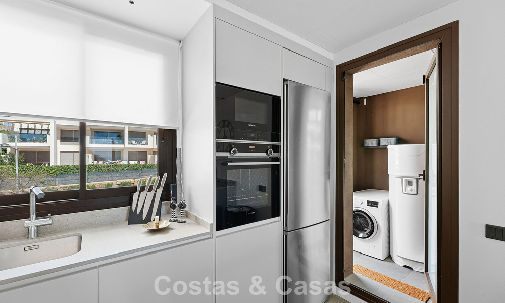 Modern luxepenthouse met royaal dakterras te koop vlakbij Estepona centrum 797668