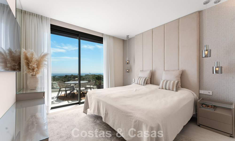 Lichtrijk, eigentijds luxe penthouse te koop met zeezicht in de heuvels van La Quinta Resort in Marbella - Benahavis 797679