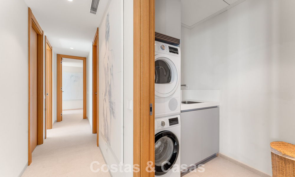 Lichtrijk, eigentijds luxe penthouse te koop met zeezicht in de heuvels van La Quinta Resort in Marbella - Benahavis 797688