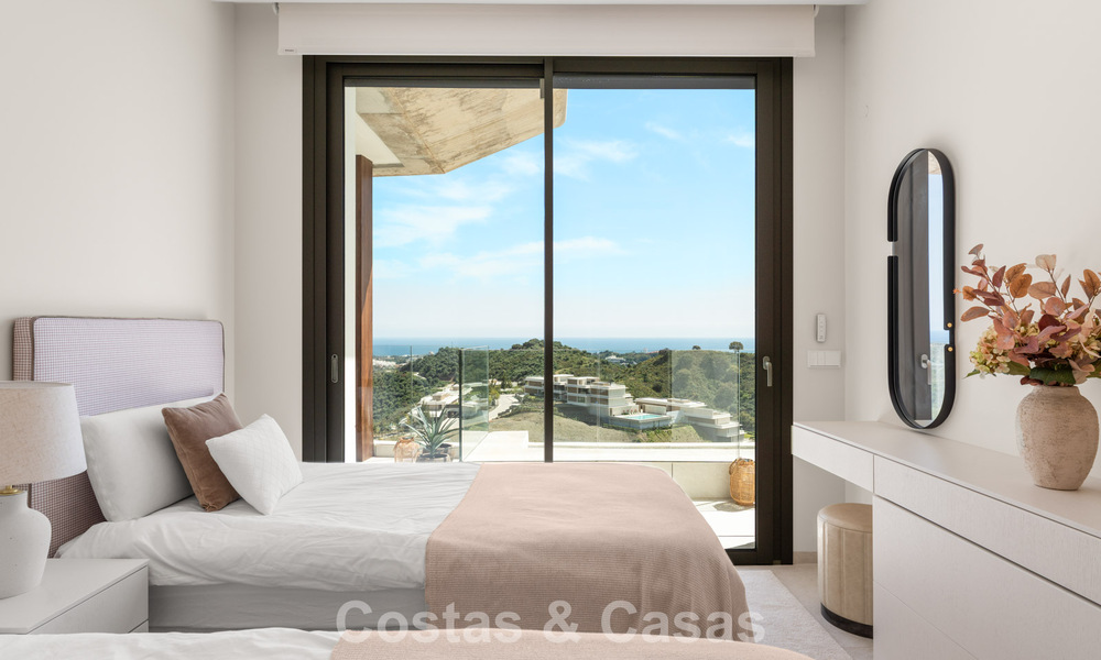 Lichtrijk, eigentijds luxe penthouse te koop met zeezicht in de heuvels van La Quinta Resort in Marbella - Benahavis 797694