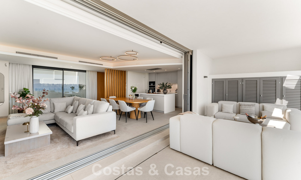 Lichtrijk, eigentijds luxe penthouse te koop met zeezicht in de heuvels van La Quinta Resort in Marbella - Benahavis 797705