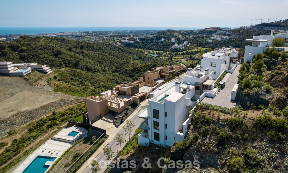 Lichtrijk, eigentijds luxe penthouse te koop met zeezicht in de heuvels van La Quinta Resort in Marbella - Benahavis 797725